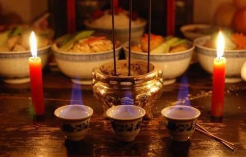 代【拜祖先】儀式-想儘孝心拜祖先以希望先人能福蔭子孫 代【拜祖先】儀式-想儘孝心拜祖先以希望先人能福蔭子孫